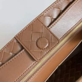 Picture of Bottega Veneta Handbags _SKUfw211203402fw